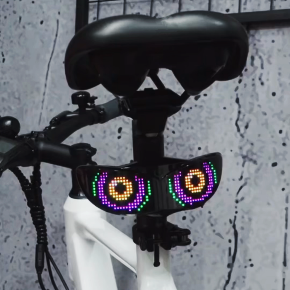 Smart LED Helmet Display – Bluetooth Customizable Animations for Motorcycle & Bike Helmets