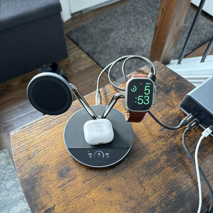 3-in-1 MagSafe Compatible Charging Station – 25W Fast Wireless Charging with Smart Display