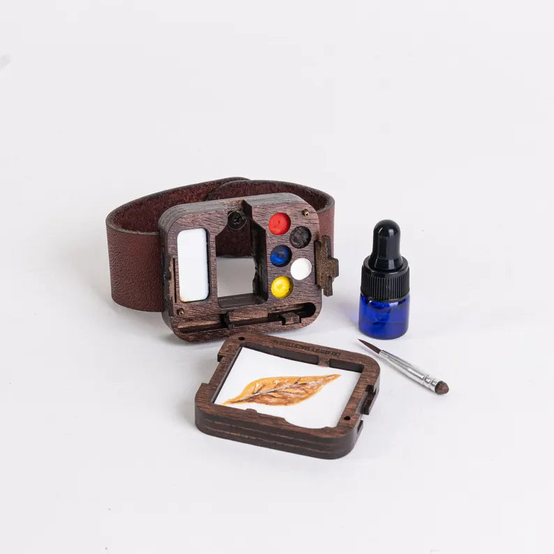 Drawing Watch – Wearable Sketch Kit for Artists on the Go