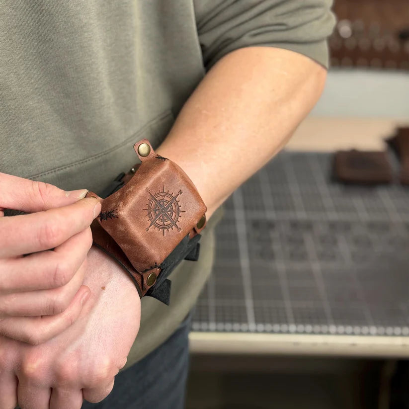 Genuine Leather Flip Strap – Wide Handcrafted Design for Smartwatches & Classic Watches