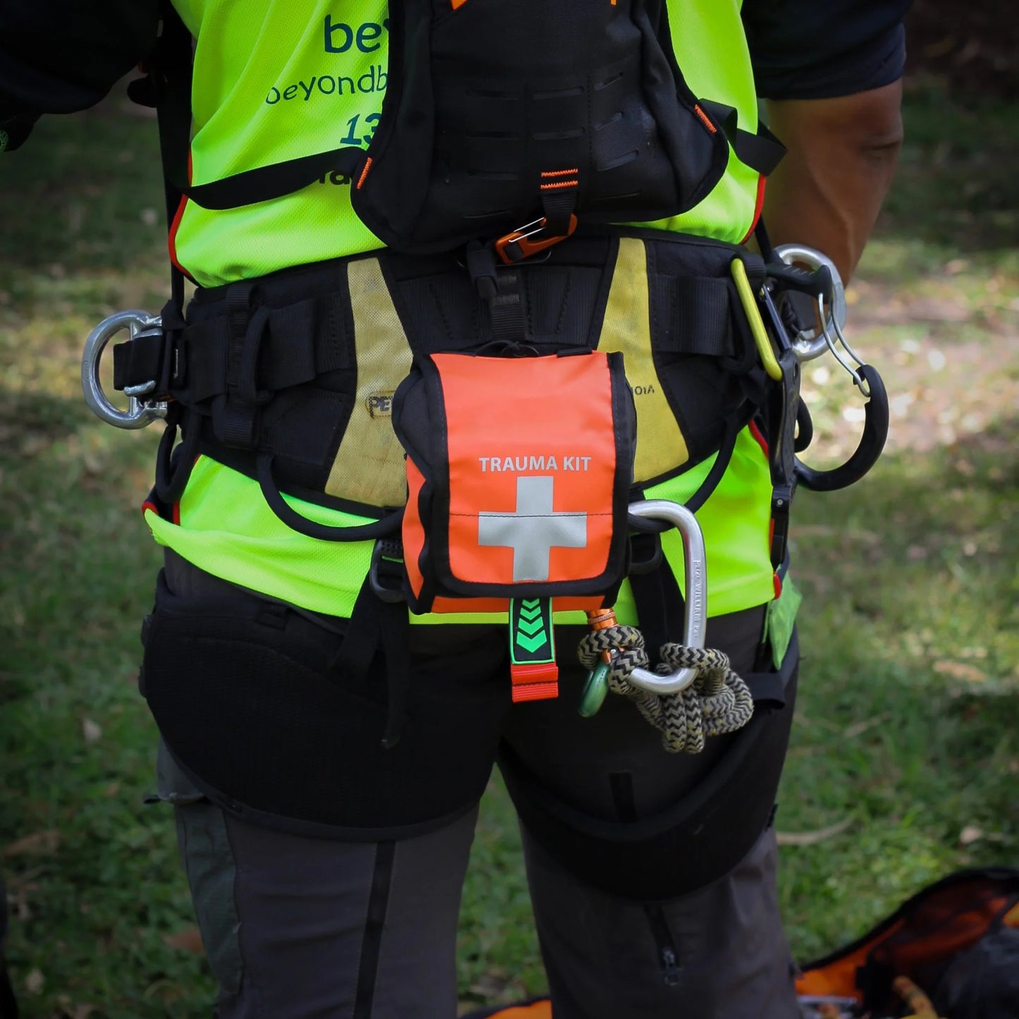 Compact Trauma Kit – Rapid Unfolding, Belt-Attachable, for Remote & Hazardous Environments