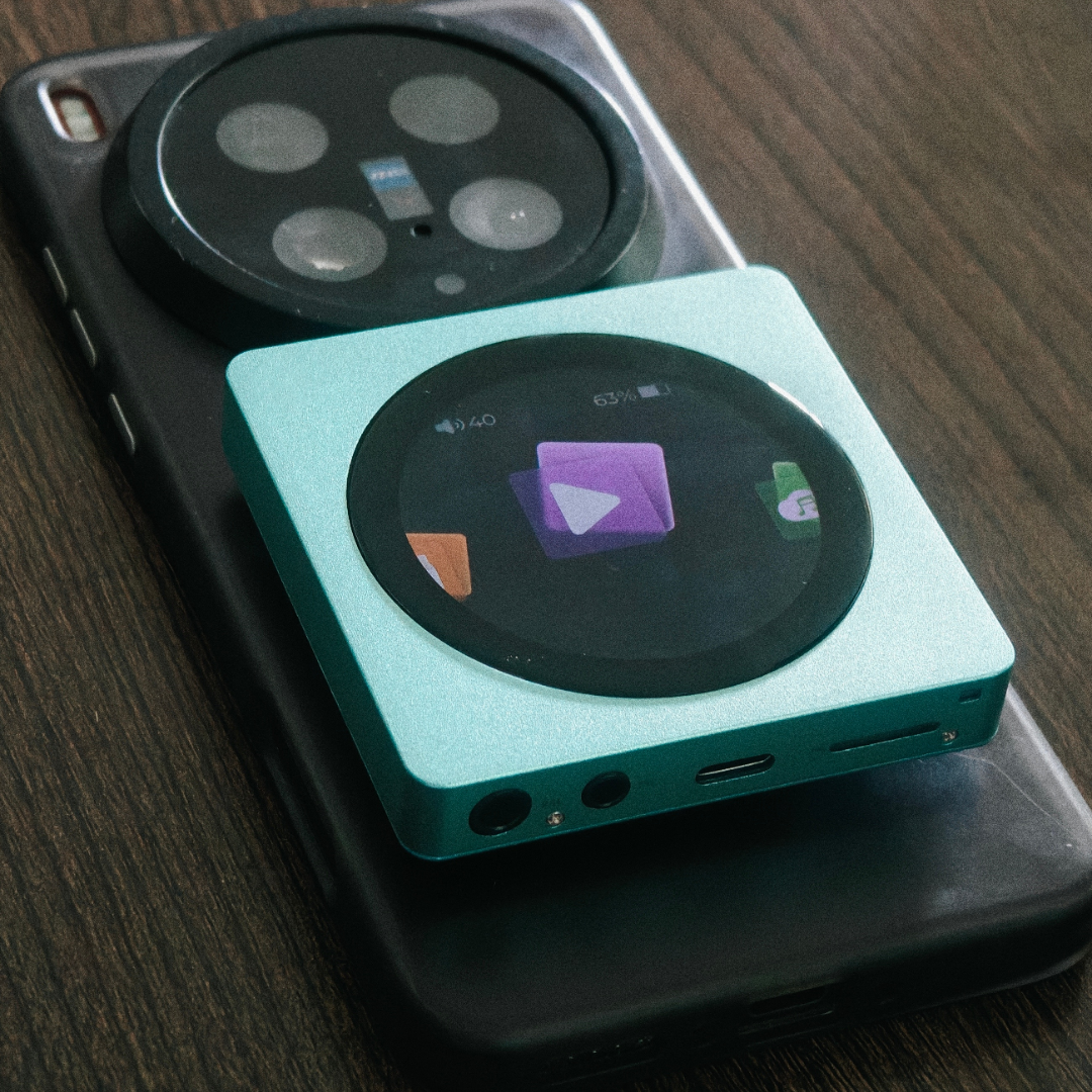Portable Hi-Res Music Player – Dual DAC, Balanced Output, Supports 2TB Storage